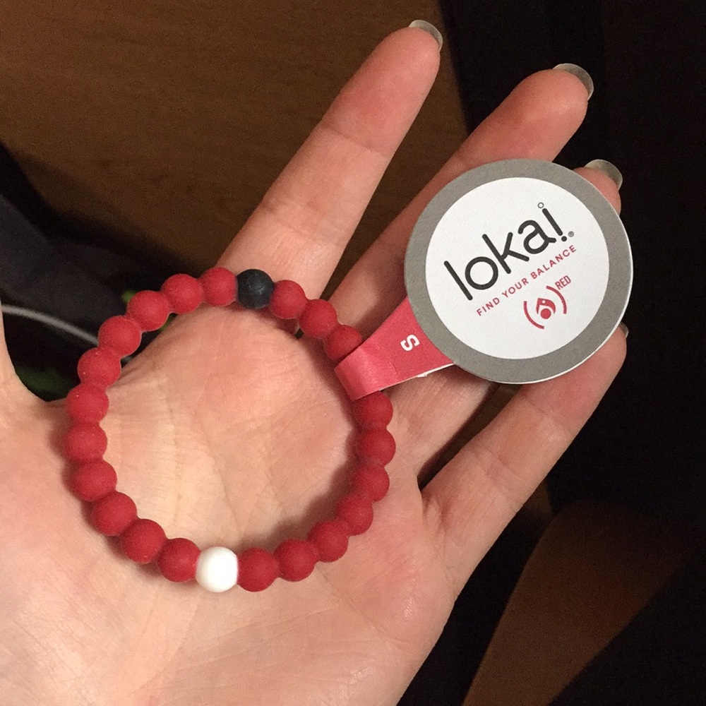 (RED) x Lokai - S bracelet